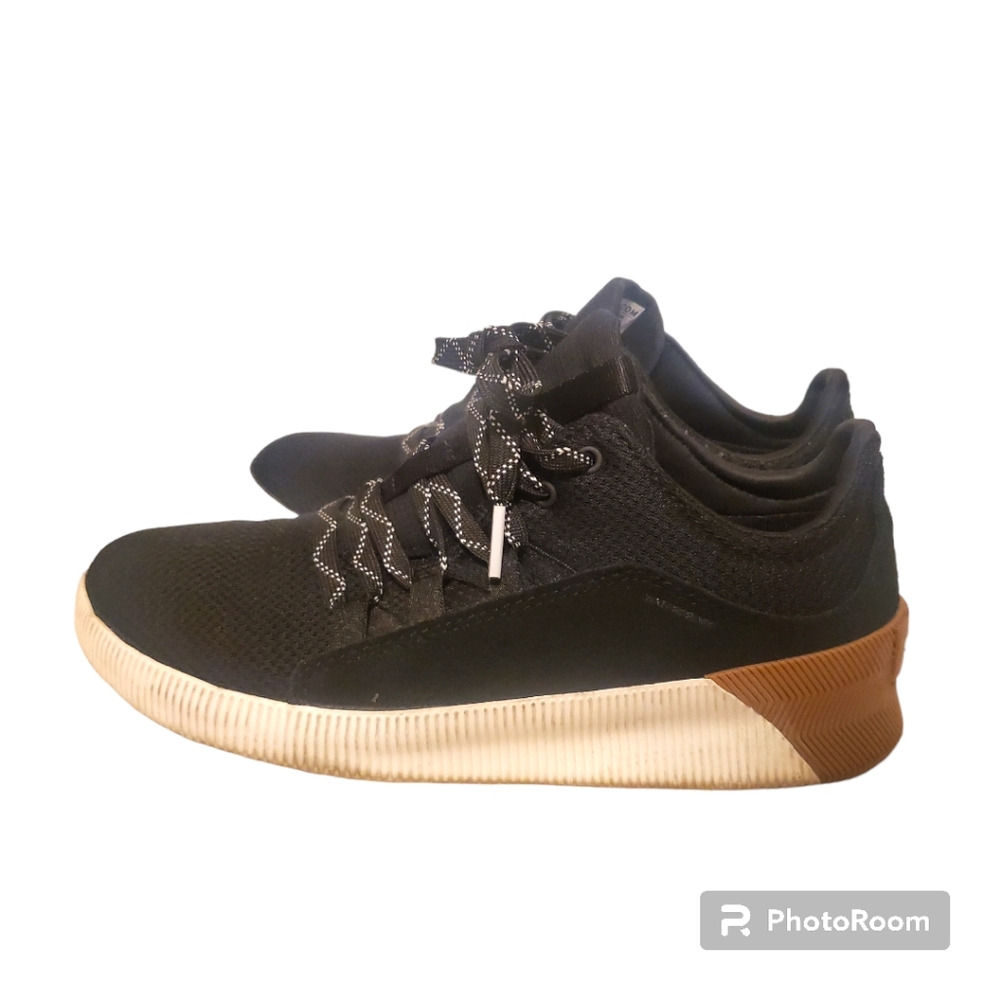 EUC Sorel Out n About Sneakers- Size 7